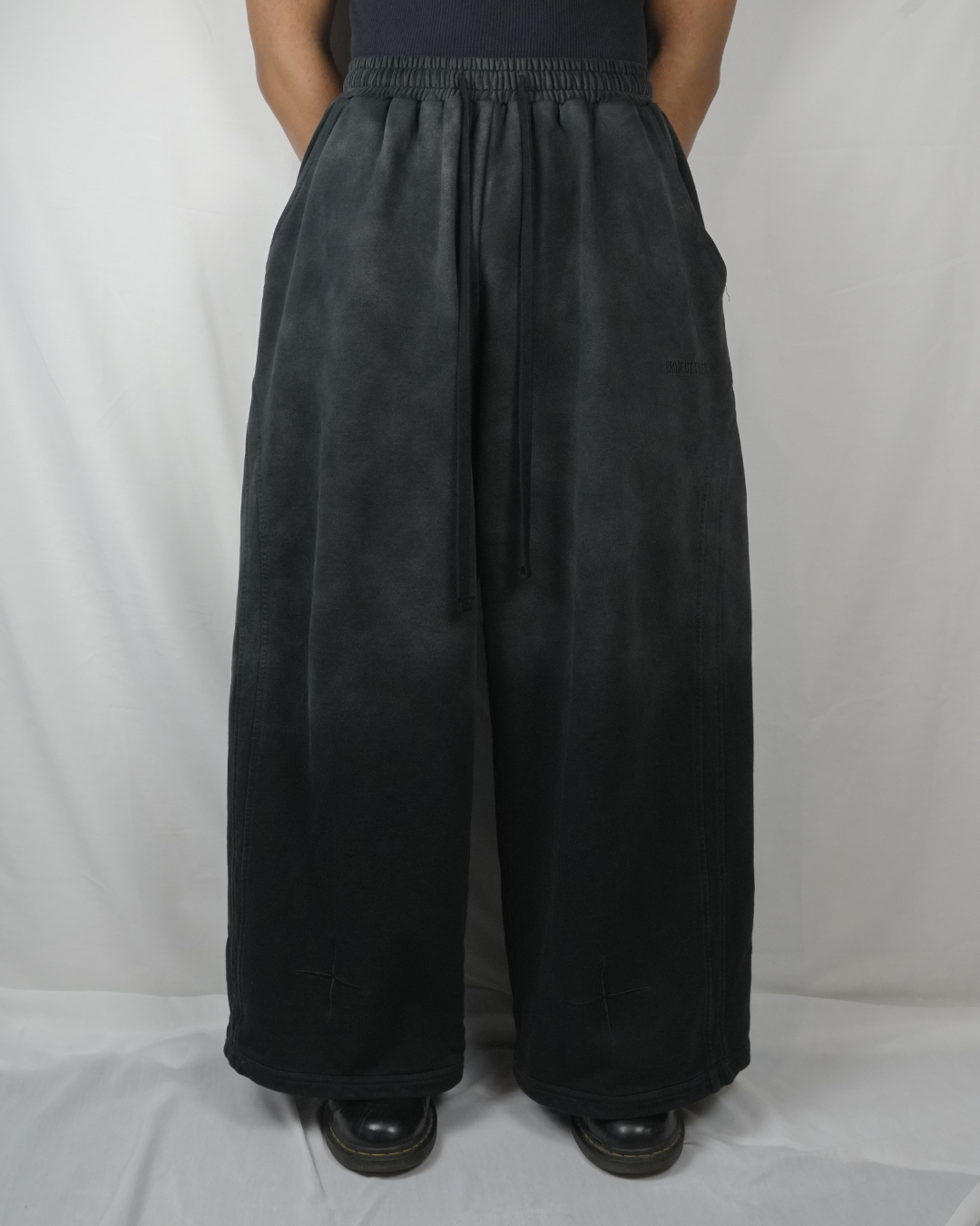 "GRADIENT SMOKE SWEATPANTS"
